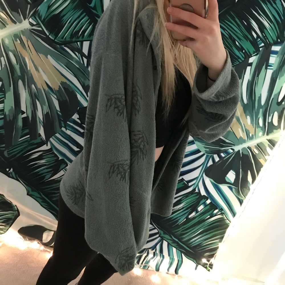 Adorable vintage sweater 🌿 - Picture 3 of 7